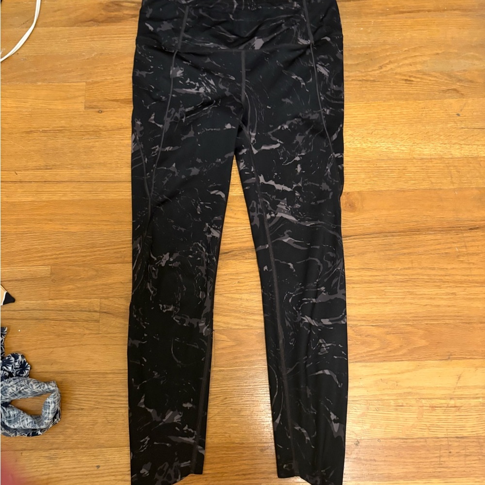 👯‍♀️ Athleta Charcoal and Black Activewear Leggings 👯‍♀️